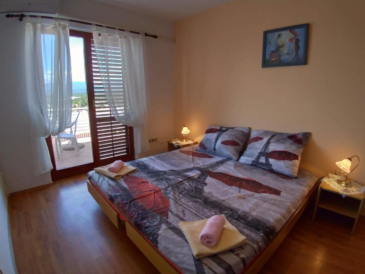 Apartments With A Parking Space Njivice, Krk - 15904 المظهر الخارجي الصورة