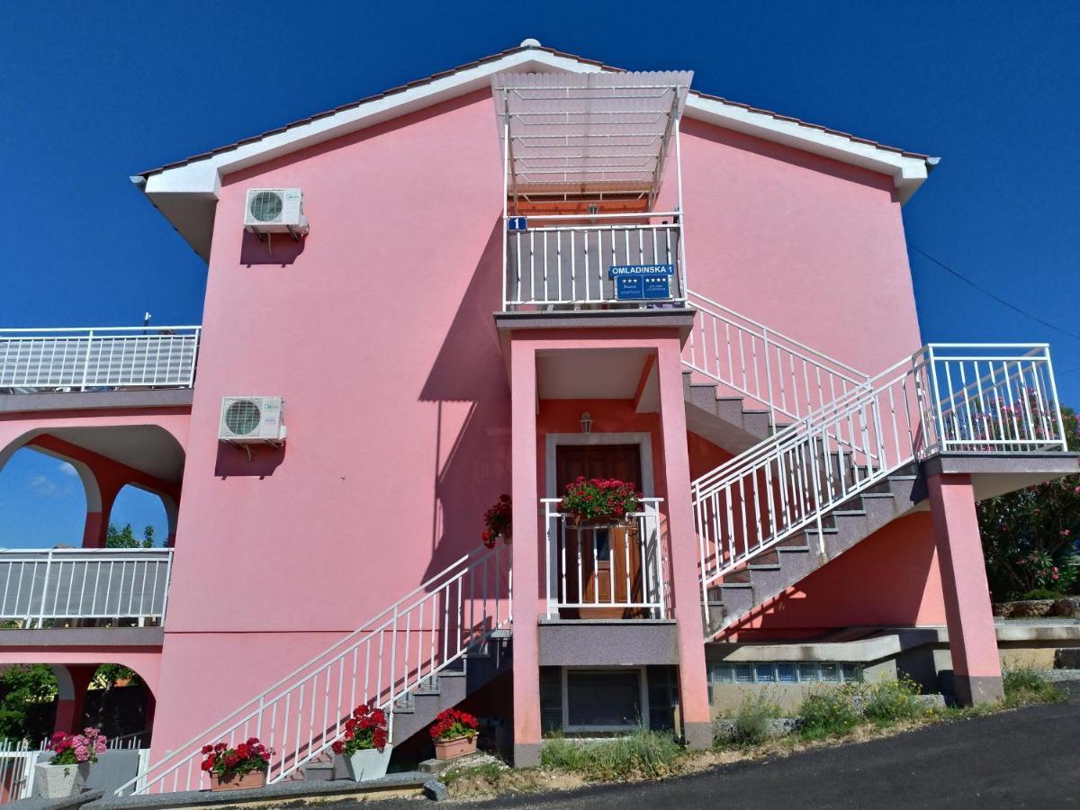 Apartments With A Parking Space Njivice, Krk - 15904 المظهر الخارجي الصورة