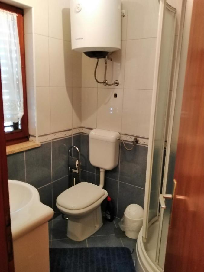 Apartments With A Parking Space Njivice, Krk - 15904 المظهر الخارجي الصورة